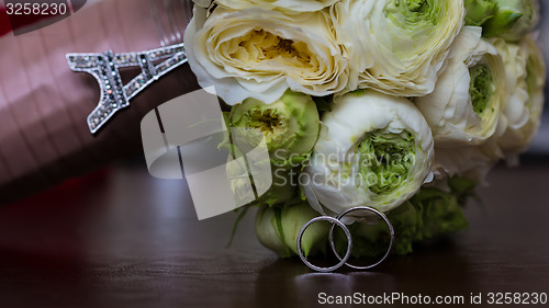Image of Bouquet of white roses