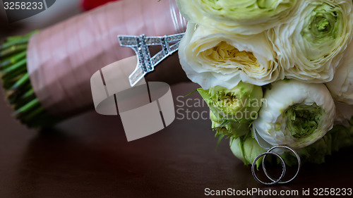 Image of Bouquet of white roses