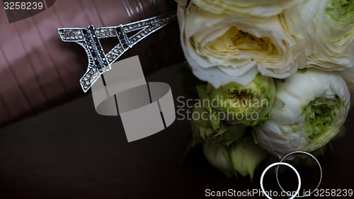 Image of Bouquet of white roses