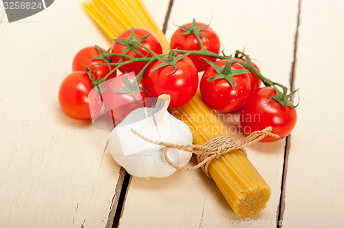 Image of Italian basic pasta ingredients