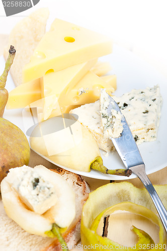 Image of cheese and pears