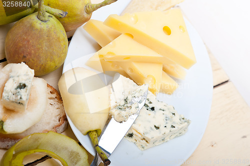 Image of cheese and pears