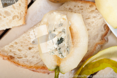 Image of cheese and pears