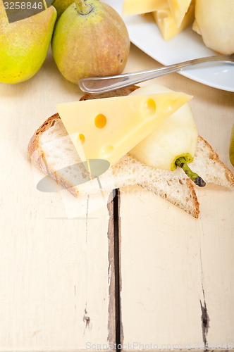 Image of fresh pears and cheese