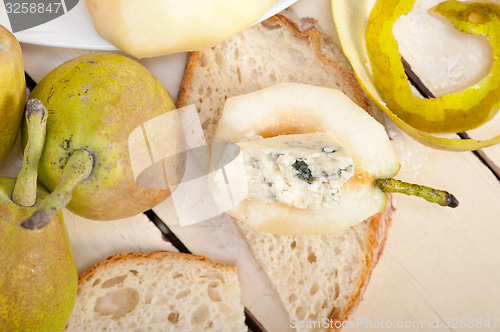 Image of cheese and pears