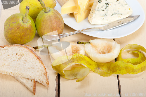 Image of fresh pears and cheese