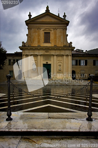 Image of colored facade