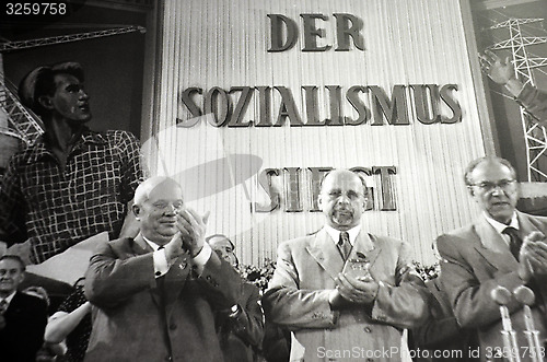 Image of Der Sozialismus Siegt (DDR)