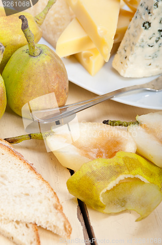 Image of fresh pears and cheese