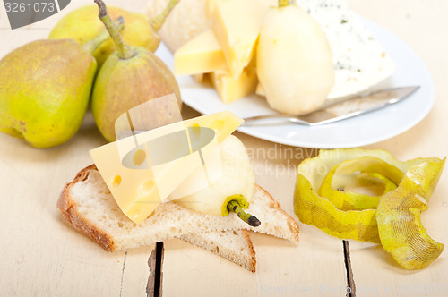 Image of fresh pears and cheese