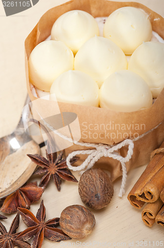 Image of vanilla and spice cream cake dessert