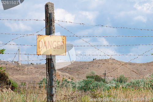 Image of pillar with a prohibition sign