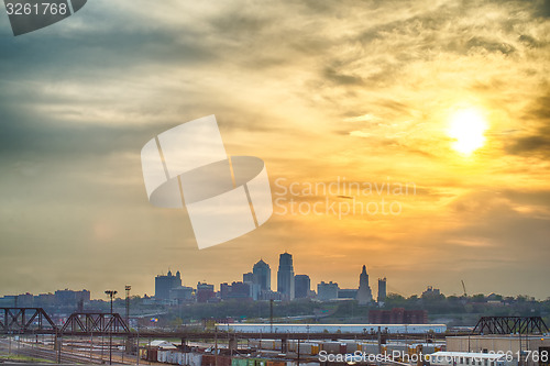 Image of Kansas City skyline at sunrise