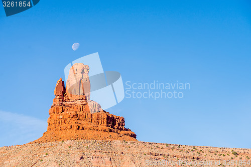 Image of monument valley setting hen monument