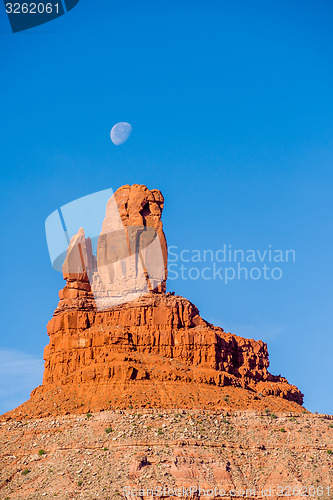 Image of monument valley setting hen monument