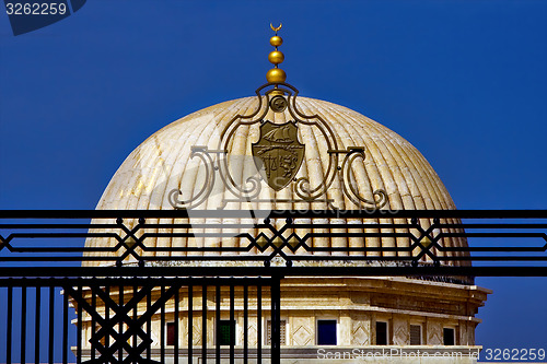 Image of grave dome