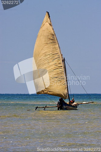 Image of water e people in a fishing boat