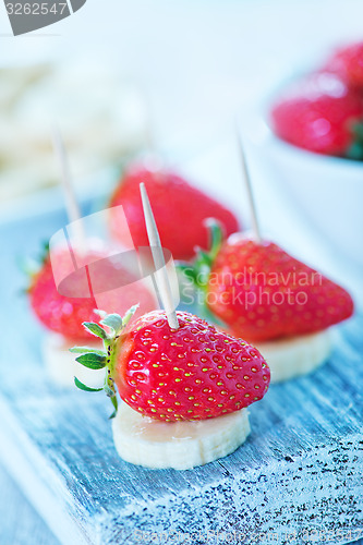 Image of strawberry with banana