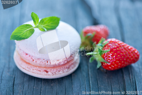 Image of strawberry macaroons