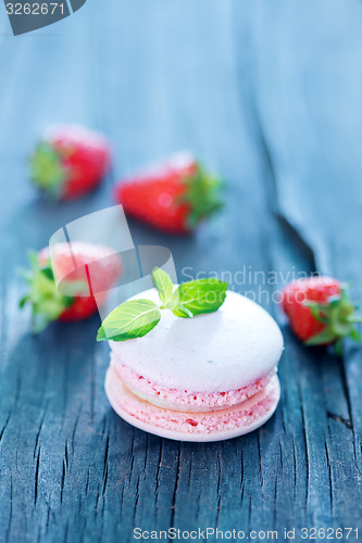 Image of strawberry macaroons