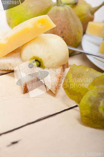 Image of fresh pears and cheese