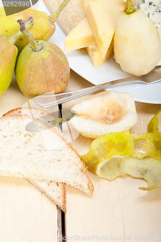 Image of fresh pears and cheese