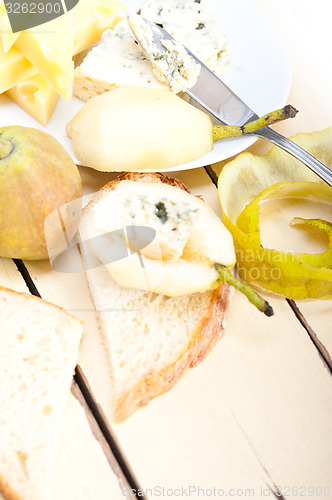 Image of cheese and pears