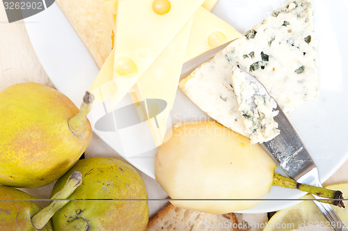 Image of cheese and pears