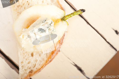 Image of cheese and pears