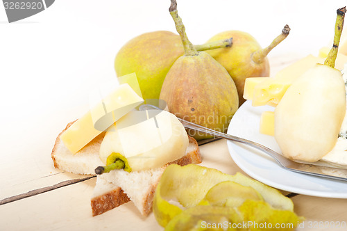 Image of fresh pears and cheese