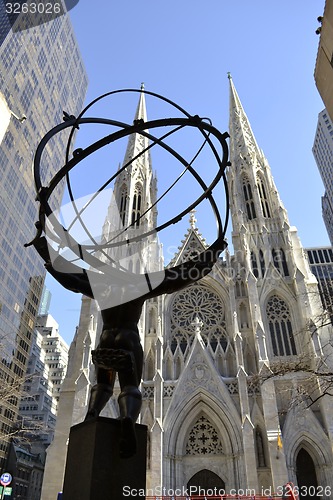 Image of Atlas and St. Patrick from the right