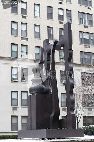 Image of Statue in in Park av