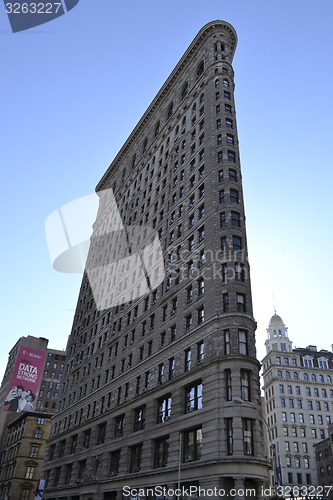 Image of Flatiron building on the dark