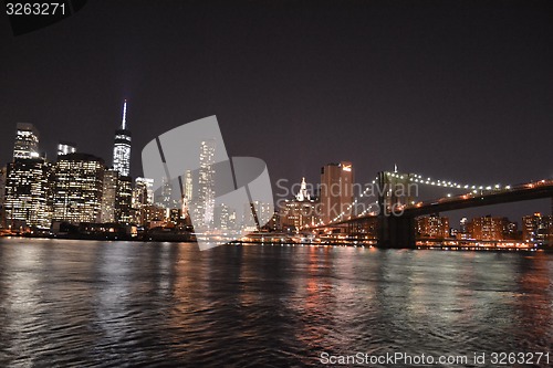 Image of Brooklyn bridge at night