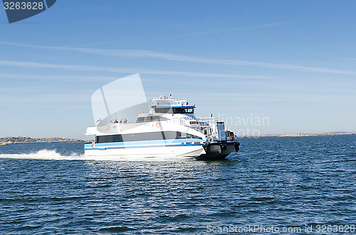 Image of passanger boat