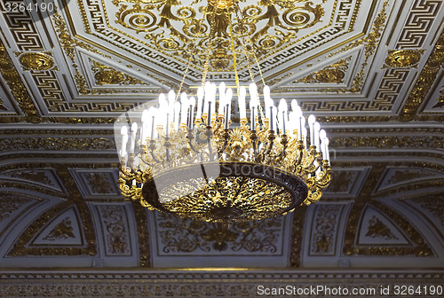 Image of Gold chandelier in the Hermitage Museum