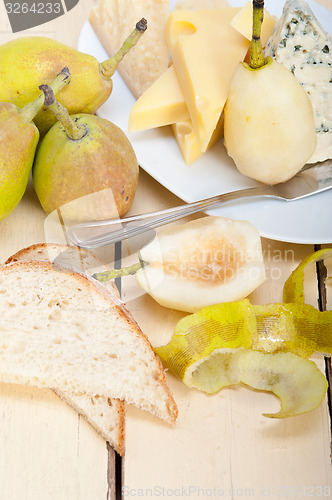 Image of fresh pears and cheese