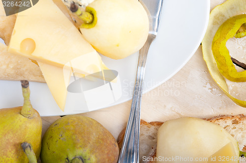 Image of fresh pears and cheese