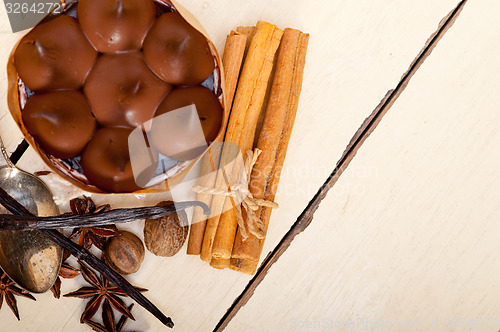 Image of chocolate vanilla and spices cream cake dessert