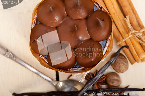 Image of chocolate vanilla and spices cream cake dessert