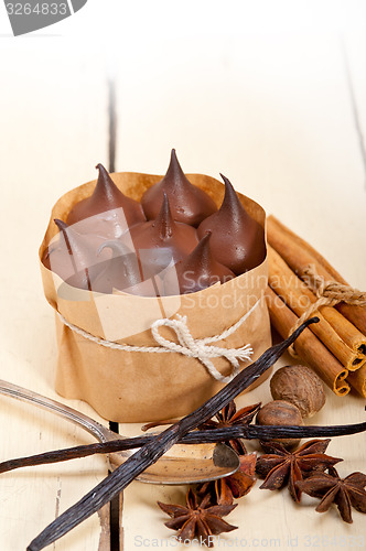 Image of chocolate vanilla and spices cream cake dessert