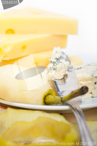 Image of cheese and pears