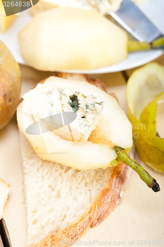 Image of cheese and pears