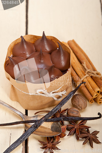 Image of chocolate vanilla and spices cream cake dessert