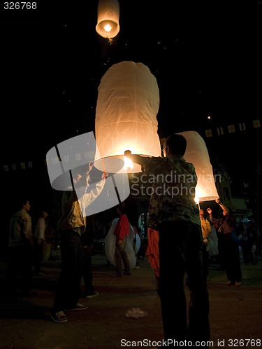 Image of Flying lanterns