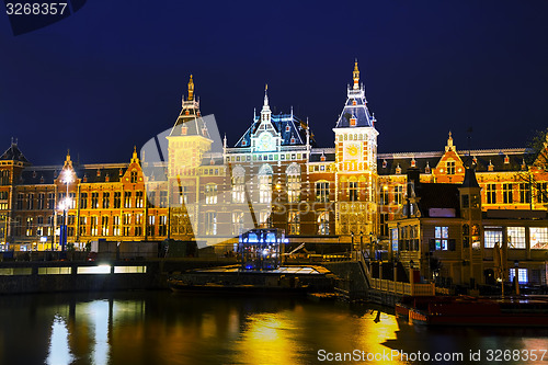 Image of Amsterdam Centraal railway station