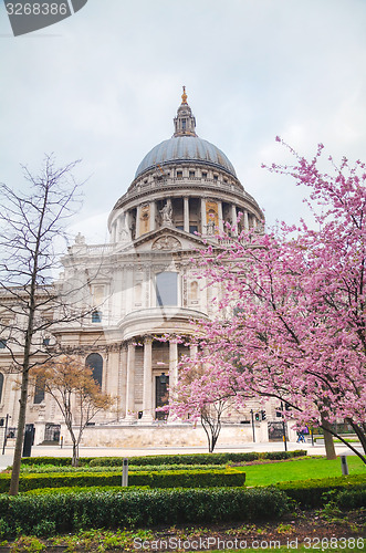 Image of Saint Paul\'s cathedral in London