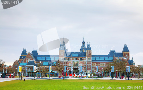 Image of Netherlands national museum with I Amsterdam slogan