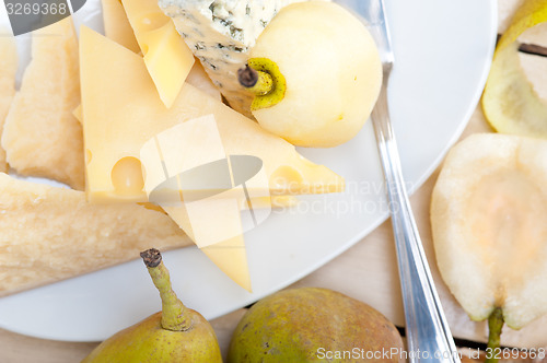 Image of fresh pears and cheese