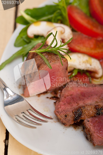 Image of beef filet mignon grilled with vegetables